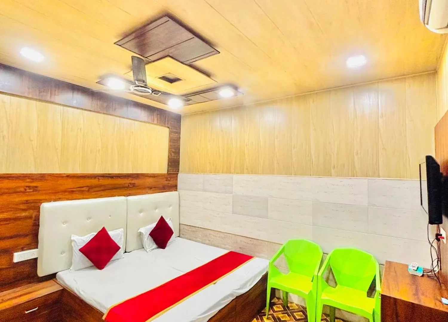 Hotel Agarwal Palace & Restaurant Walkable Distance From Agra Cantt Railway Station  Agra (Uttar Pradesh)