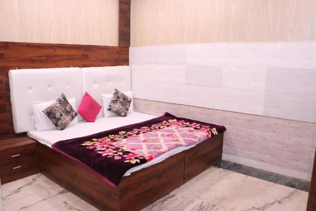 Hotel Agarwal Palace & Restaurant Walkable Distance From Agra Cantt Railway Station 2*, Agra (Uttar Pradesh)